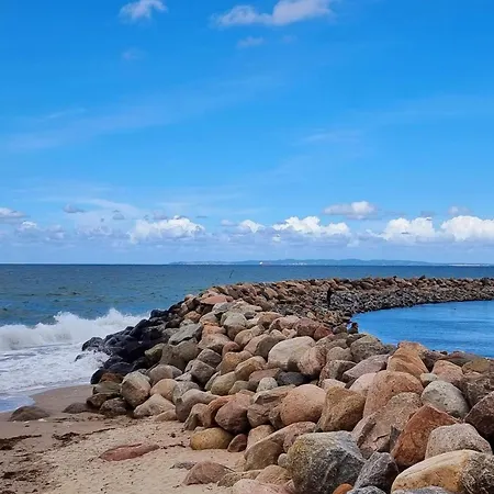 6 Person In Gilleleje-by Traum * Gilleleje