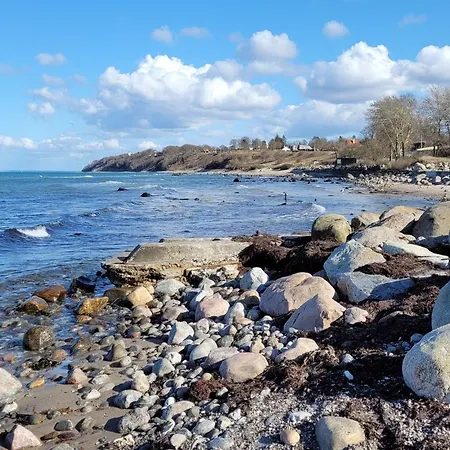 6 Person In Gilleleje-by Traum * Gilleleje
