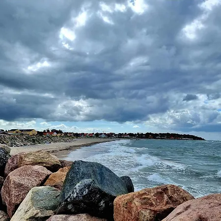 6 Person In Gilleleje-by Traum * Gilleleje