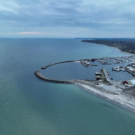 6 Person In Gilleleje-by Traum