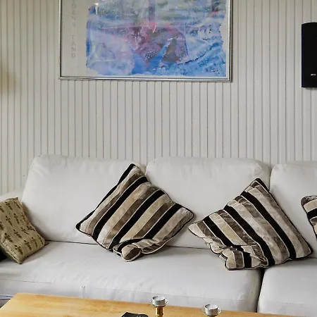 6 Person In Gilleleje-by Traum *